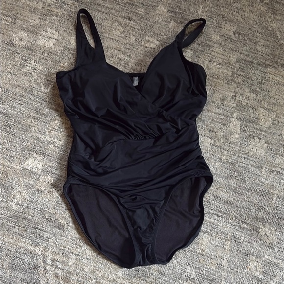 Garnet Hill Classic Black Swimsuit -NWT - size 12 - rouging - padded bra - Picture 1 of 6